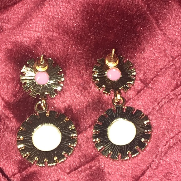 Pink & Cream Gold Tone Post Pierced Earrings NWT - Picture 2 of 2